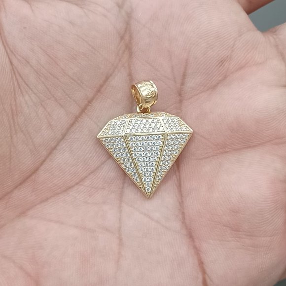 10kt real gold daimond pendant
